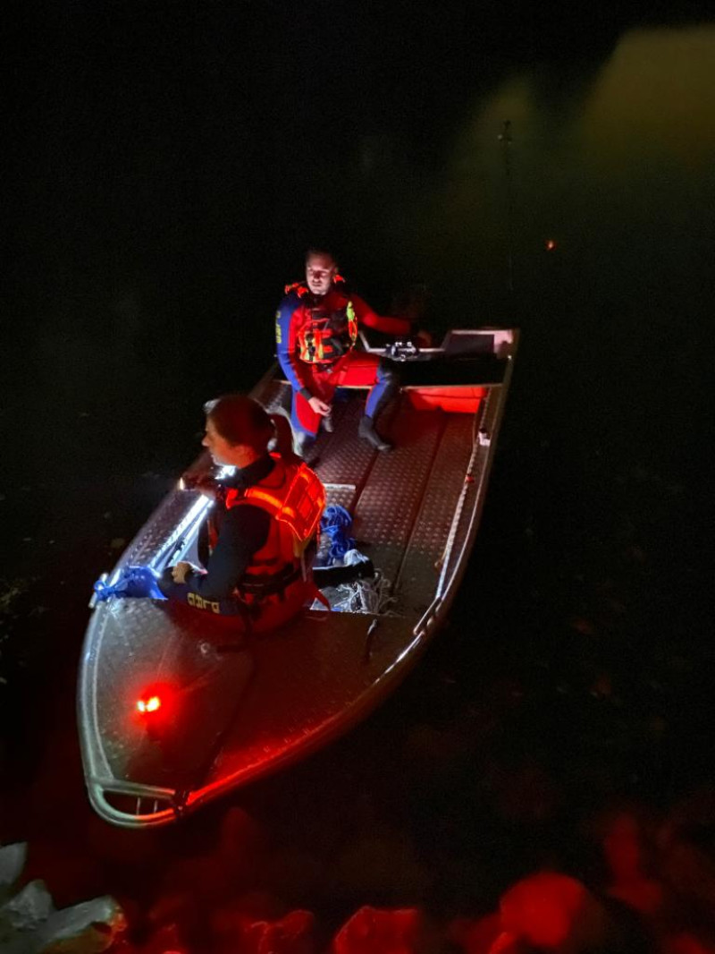 Rettungsboot mit Mannschaft in "PSA nass"